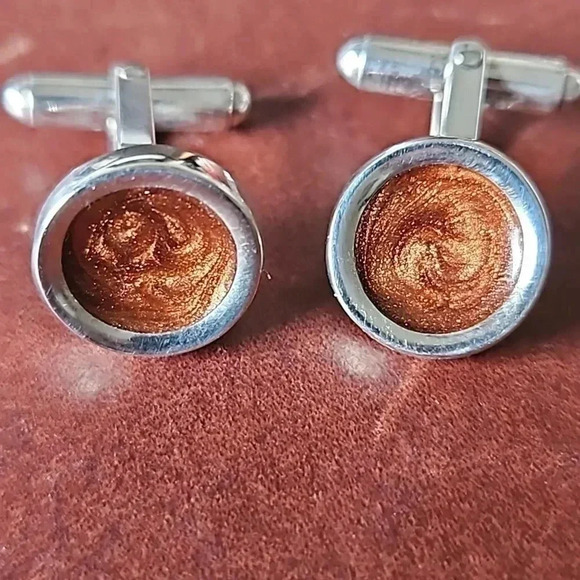 EXCLUSIVE: Valentino "Spice" Cufflinks - Totally not inspired by Dune 2 - Picture 3 of 3